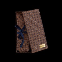 Prabangaus kaklaraiščio ir kišeninės nosinaitės komplektas šilko dėžutėje Italo Ferretti