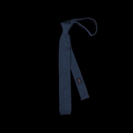 Megztas tamsiai mėlynas vilnonis kaklaraištis