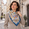 Mėlyna šilkinė skarelė „Jojimo motyvai“ 